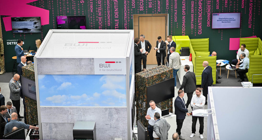 Durchgängig an beiden Tagen immer gut besucht: der Stand der BWI während der 38. AFCEA Fachausstellung in Bonn. ( Foto ©MRV/Socrates Tasso )