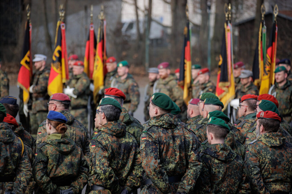 Freiwilliger Wehrdienst oder Wehrpflicht? Soldatinnen und Soldaten beim Aufstellungsappell der Heimatschutzdivision.