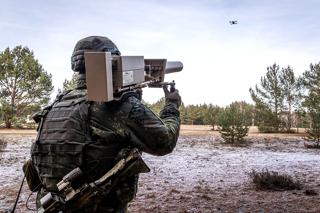 Der Störsender HP-47 kann die Satellitennavigation und Fernsteuerung von Drohnen unterbrechen. (Foto © Bw/Mario Bähr)