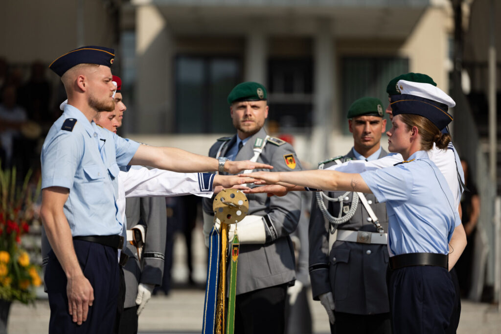Boots on the ground: der aktuelle Haushaltsentwurf sieht 30.000 zusätzliche Planstellen für die Bundeswehr vor.