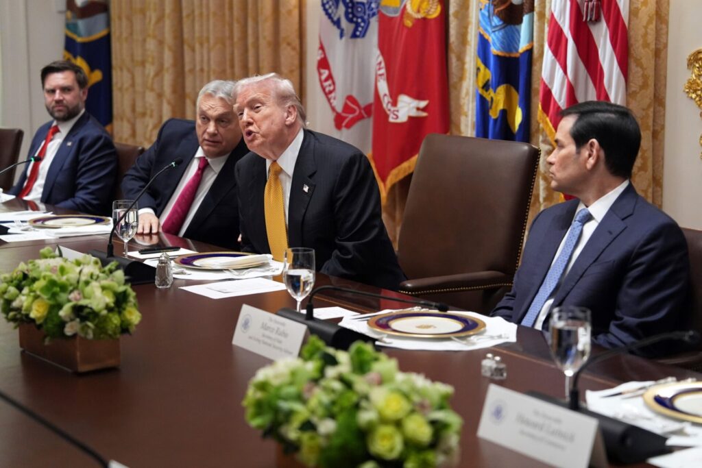 Amerikanische Weltbild-Projektoren: US-Vizepräsident J. D. Vance, der ungarische Ministerpräsident Viktor Orban, Donald Trump und Außenminister Marco Rubio (v. l.) bei einem Treffen im Weißen Haus.