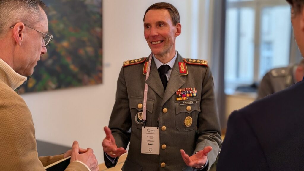 Generalleutnant Christian Freuding bei einem Hintergrundgespräch mit Journalisten am Rande der Münchner Sicherheitskonferenz.