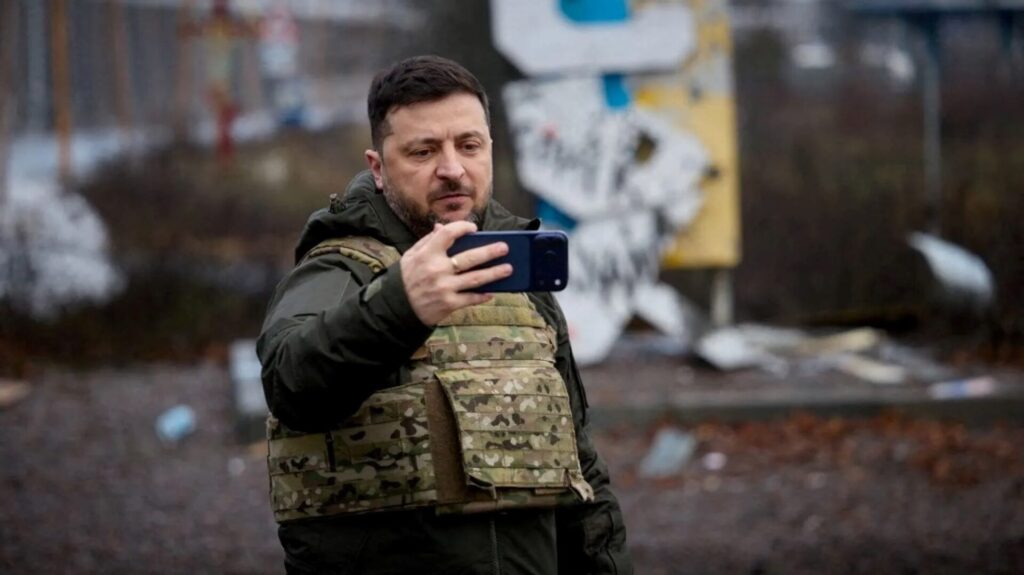 Wolodymyr Selenskyj bei der virtuellen Rückeroberung von Kupjansk.