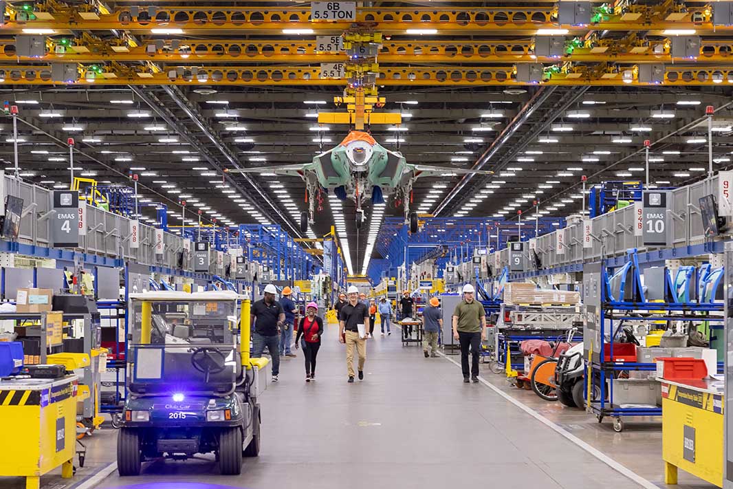 Die erste deutsche F-35A kommt in die Final Assembly Line von Lockheed Martin in Fort Worth. (Foto © Lockheed Martin/Chris Hanoch)