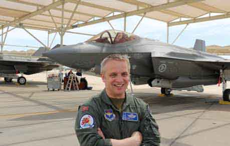 Luke AFB: der norwegische Ausbildungsleiter vor einer norwegischen F-35. (Foto © Lindhorst)