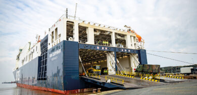 Roll-on-roll-off-Schiffe bieten flexible Transportmöglichkeiten für Fahrzeuge und schweres Gerät. (Foto © Bw/Susanne Hähnel)