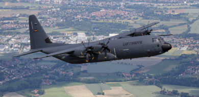 Die binationale Lufttransportstaffel
beim Tag der Bundeswehr 2023. (Foto ©S. Linkemeyer/Sharpeye-Media)