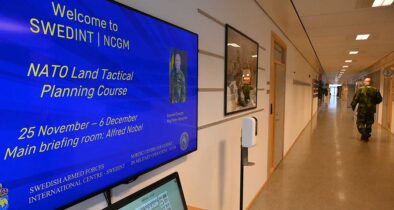 Monitor mit Willkommensgruß. (Foto © SWEDINT)