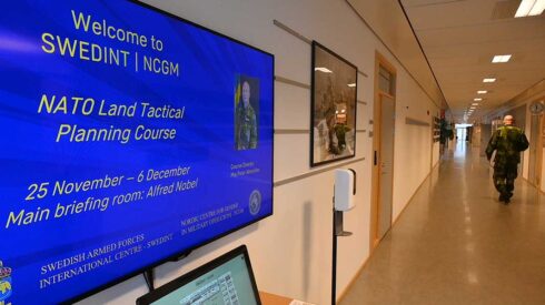 Monitor mit Willkommensgruß. (Foto © SWEDINT)