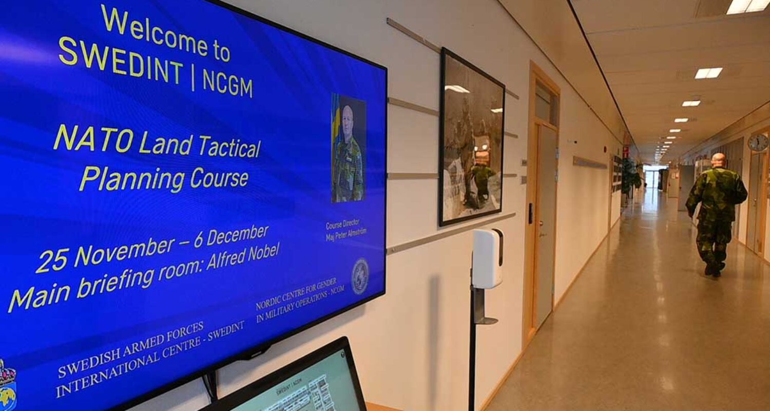 Monitor mit Willkommensgruß. (Foto © SWEDINT)