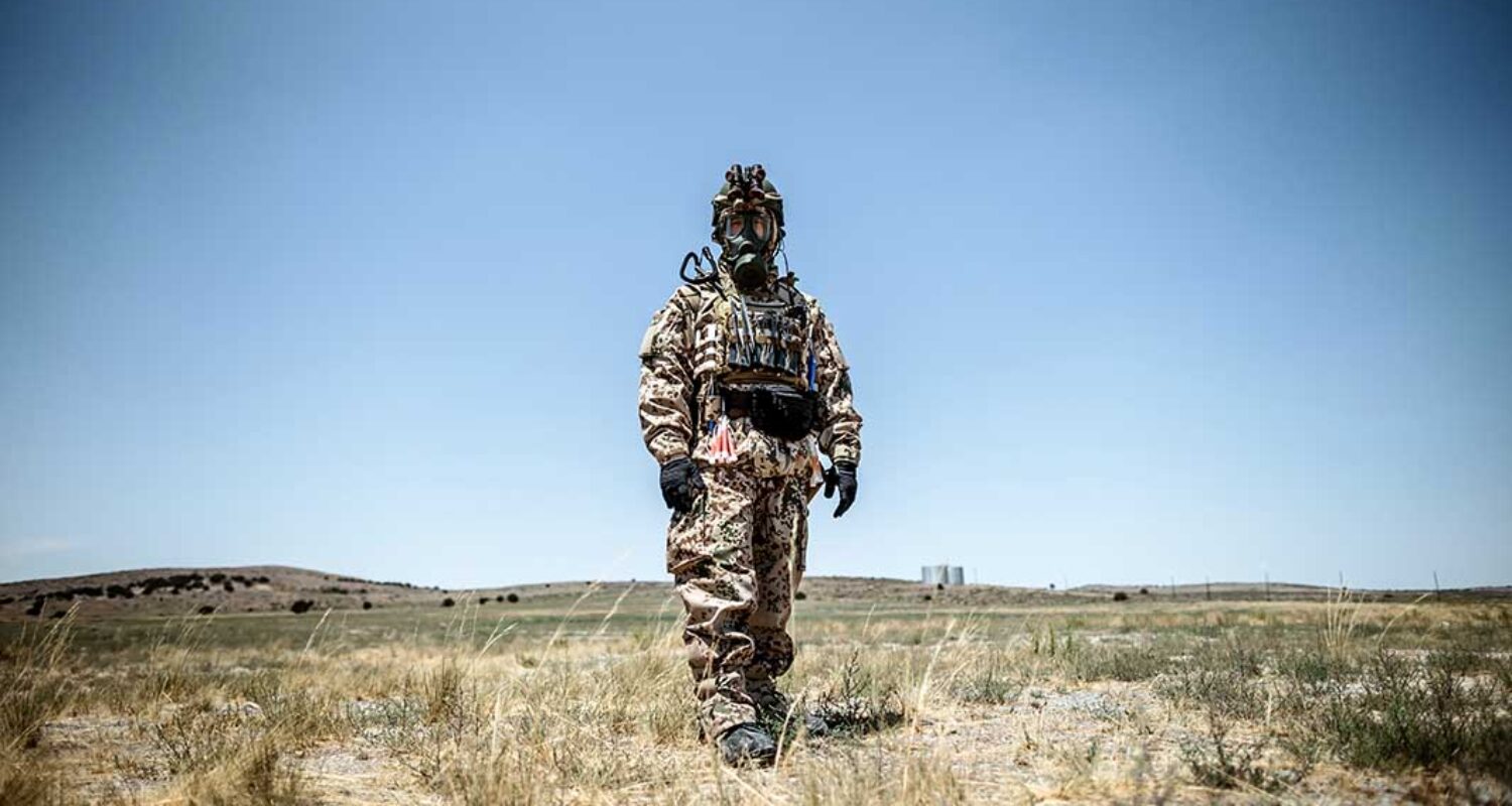 Im Mittelpunkt der Ausbildung steht die Befähigung der Soldatinnen und Soldaten, in einem kontaminierten Umfeld handlungsfähig zu bleiben. (Foto ©Bw/Neumann)