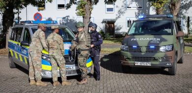 Operationsplans Deutschland: Zusammenarbeit mit ziviler Polizei und verbündeten Streitkräften. (Foto © Bw/Schneider)