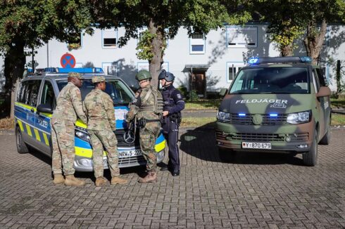 Operationsplans Deutschland: Zusammenarbeit mit ziviler Polizei und verbündeten Streitkräften. (Foto © Bw/Schneider)
