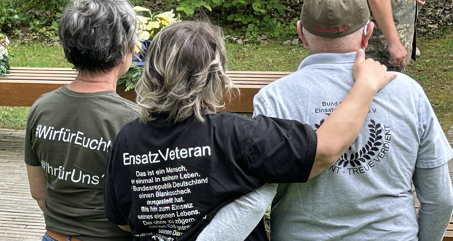  Vereint im Gedenken am Wald der Erinnerung. (Foto © BDV e. V.)