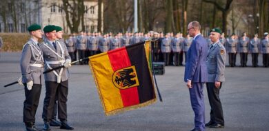 Bundeskanzler Merz ist der erste Bundeskanzler, der diese hohe Auszeichnung verleiht. (Foto: Bundesregierung/Henning Schacht)