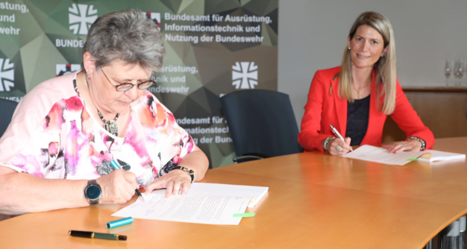 210629 Vertragsunterzeichnung PEGASUS Bannert 4w