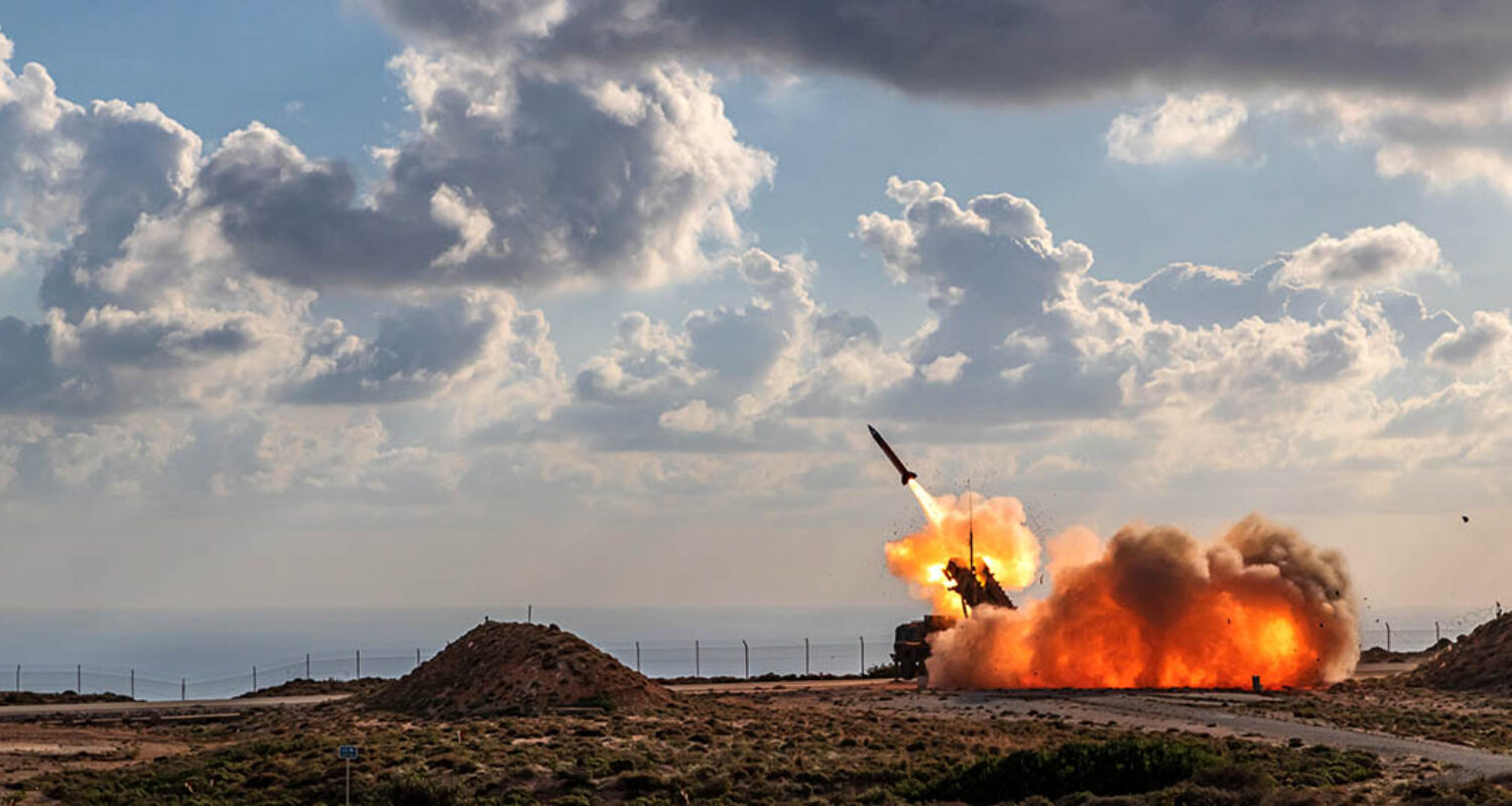 Sachstand und Zukunft der bodengebundenen Luftverteidigung – Patriot beim taktischen Schießen auf Kreta. (Foto ©Bw/Lars Koch)