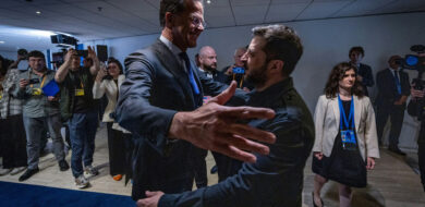 Zwei freuen sich in Den Haag: NATO-Generalsekretär Mark Rutte und der ukrainische Präsident Wolodymyr Selenskyj. (Foto: NATO)