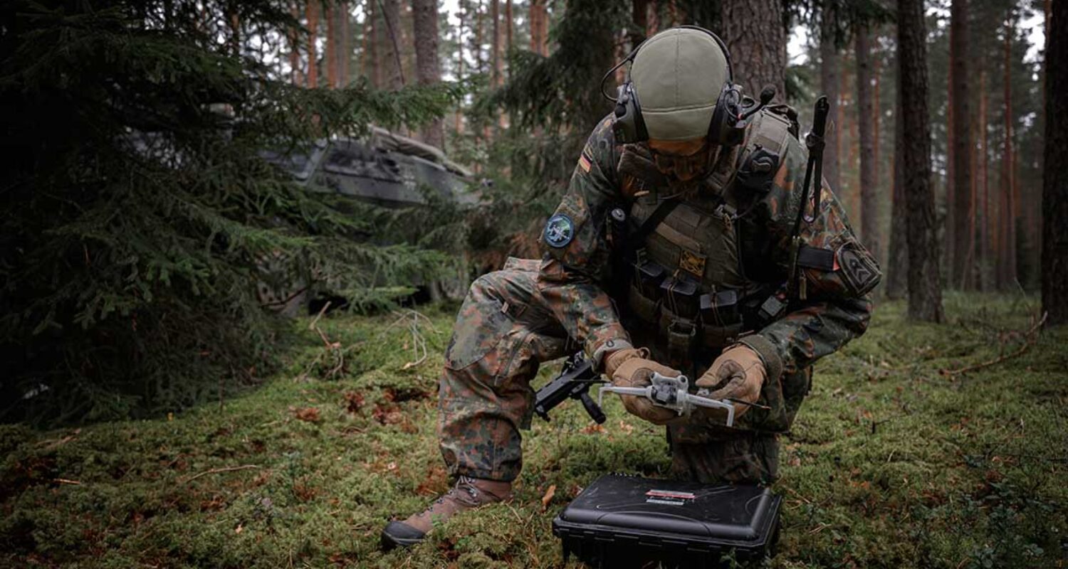 Sich auf das zukünftige Gefecht vorbereiten und dabei eine Balance zwischen Bewährtem und Neuem zu wahren. Darauf kommt es in der Ausbildung an. (Foto © Bw/Marco Dorow)