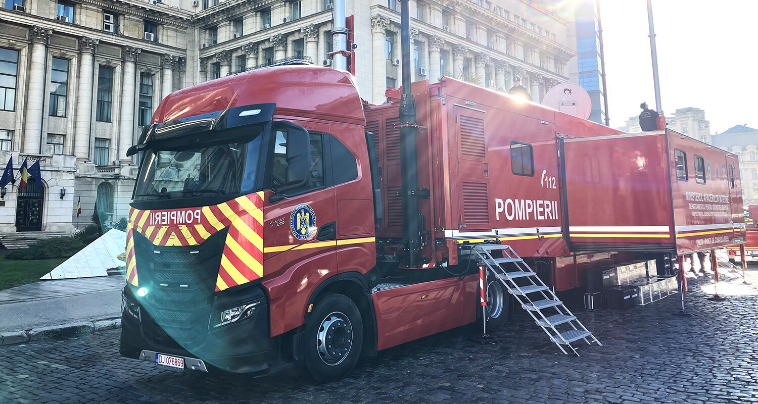 Das mobile Krisenmanagementsystem ist mit modernster Kommunikationstechnik ausgestattet und bietet einem 30-köpfigen Krisenstab Platz. (Foto © Elbit Systems)