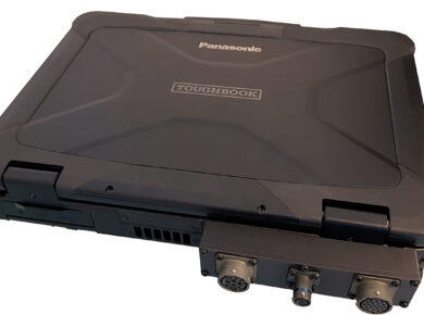 Das robuste Toughbook 40 wird von roda computer speziell auf die Bedürfnisse der militärischen Kunden hin zum FZ-40 Tactical modifiziert. (©roda computer)