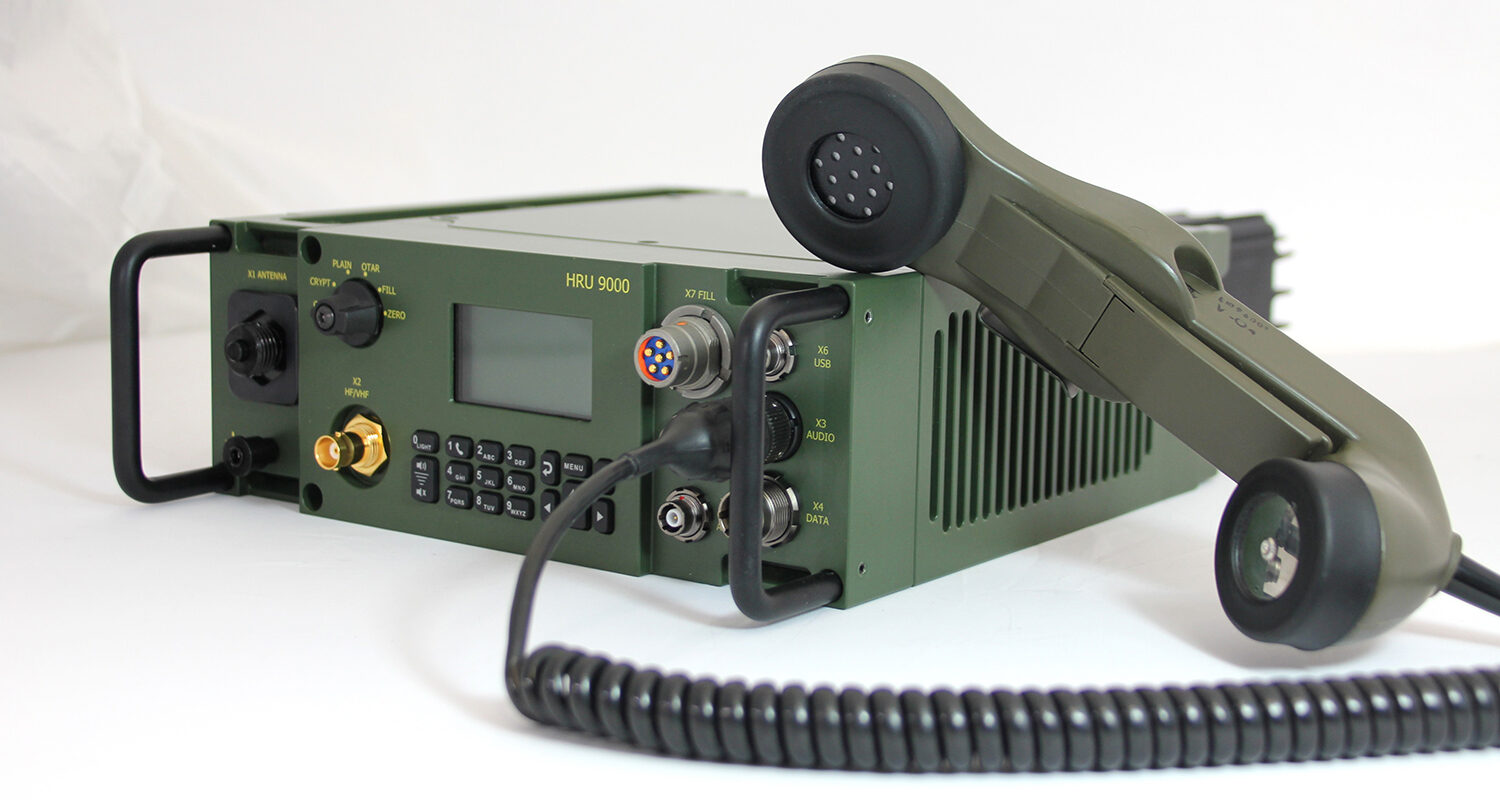  Das HRU 9000 von Elbit Systems Deutschland konnte bei Tests im US-amerikanischen Joint Interoperability Test Command als einziges Gerät eine vollständige Interoperativität nach STANAG 4591 (Digitale Sprache) nachweisen. (Foto © Elbit Systems Deutschland)