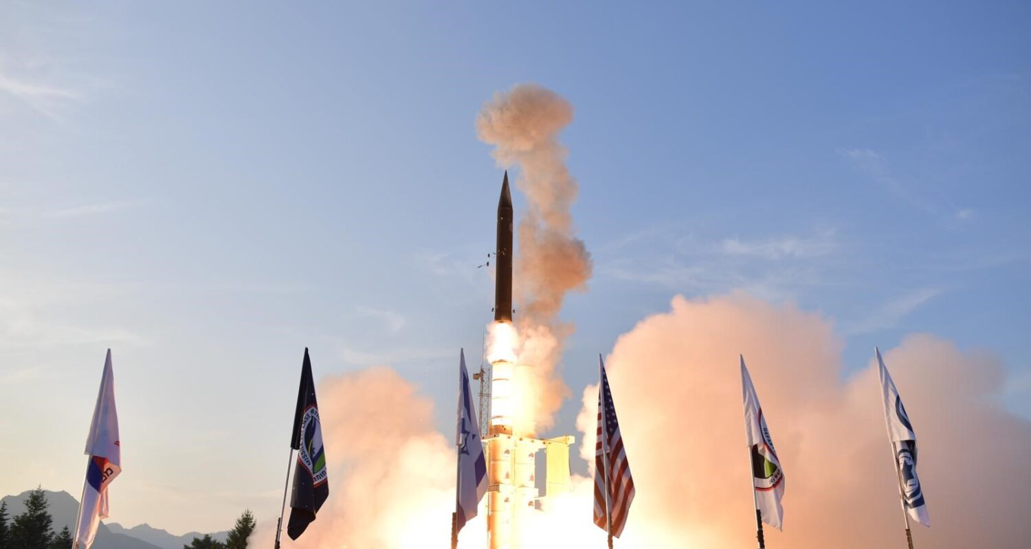 Teststart eines Raketenabwehrflugkörpers Arrow 3.