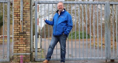 Die Kasernentore sollen sich wieder öffnen: Cuxhavens Oberbürgermeister Uwe Santjer hofft auf eine Rückkehr der Bundeswehr nach Altenwalde. (Foto: Stadt Cuxhaven)