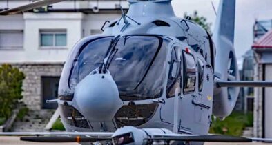 H135M Nival und Flexrotor-Drohne während der Erprobung durch die spanische Marine  (Foto ©Airbus)