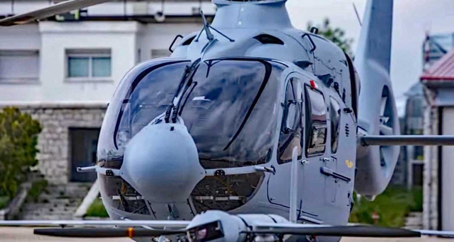 H135M Nival und Flexrotor-Drohne während der Erprobung durch die spanische Marine  (Foto ©Airbus)