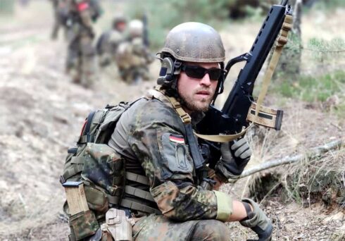 Kriegstüchtigkeit spielt in modernen Streitkräften wieder eine größere Rolle. (Foto © Bw/Tom Twardy)