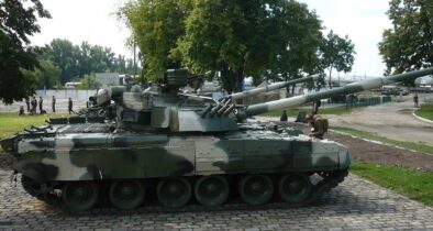 Kampfpanzer T-80UD bei einer KSE-Inspektion in der Ukraine 2013. (Foto © Bw)