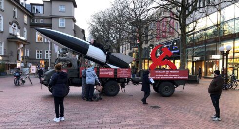 Aktion des Arbeiterbunds für den Wiederaufbau der KPD in Hamburg-Altona am 2. Februar 2023. (Foto © Autor)