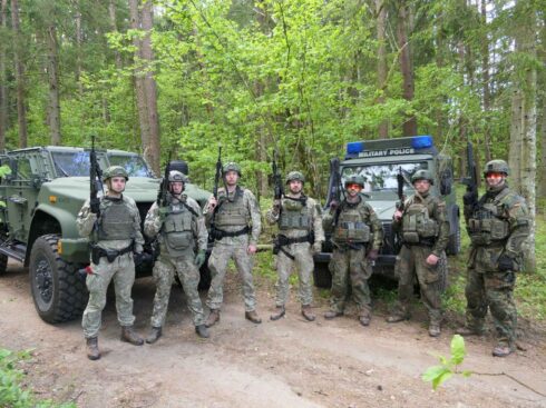 Deutsche Feldjäger in Litauen: Mission Possible – Gemeinsam stärker für eine multinationale Einsatzbereitschaft an der NATO-Ostflanke. (Foto © Bw/Nils-Robert Lang)