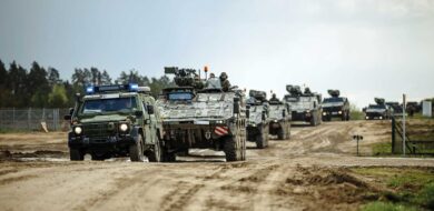 Eine stringente Ausrichtung der Ausbildungen an die multinationalen Anforderungen, wie hier im Rahmen der Übungsserie „Quadriga 24“, sind die Grundlage für die Sicherstellung des Auftrags. (Foto © Bw/Neumann) 