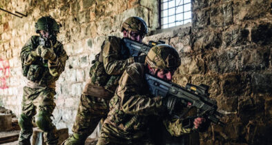 SmarTrack ist klein, leicht und für den Soldaten problemlos tragbar. (Foto © Elbit Systems Deutschland)