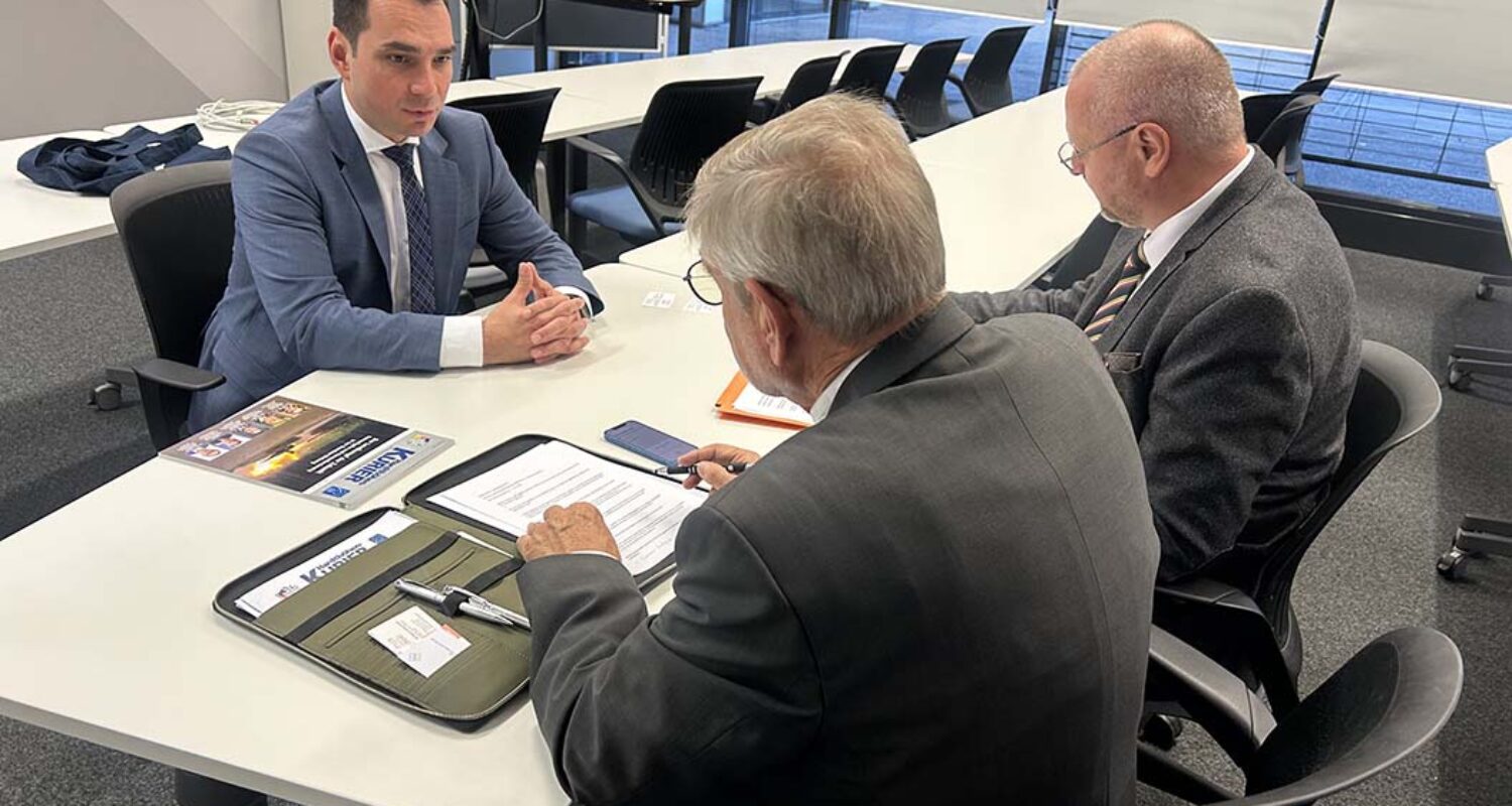 Alexander Philipp im Gespräch mit Michael Horst und Wolfgang Gelpke. (Foto © MRV)