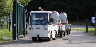 Munitionsumschlag : Transport von Seeminen in einer militärischen Liegenschaft.  (Foto © LogKdoBw)