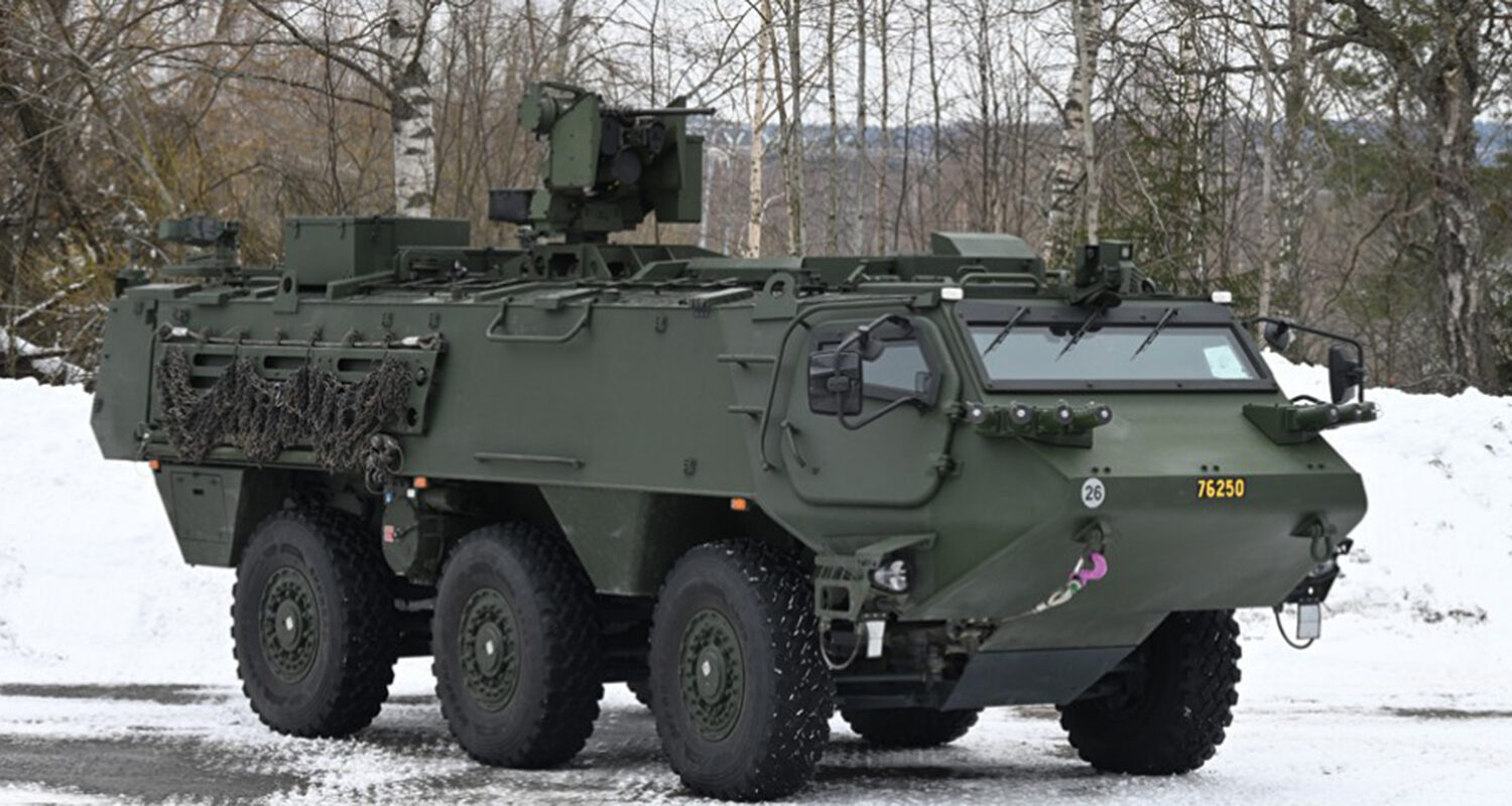 Der Patria 6x6 „Pansarterrängbil 300“  (Foto © Patria)