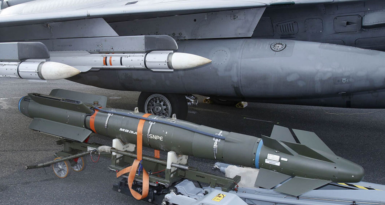 Die französische Familie der Lenkbomben-Kits ASSM „Hammer“ reicht von 250 bis 1.000 kg. Die IAF setzte jene gegen die von Pakistans Militär beschützten Dschihadisten ein. Auch die Ukraine setzt sie von der Su-25 ein. (Foto © Mader)