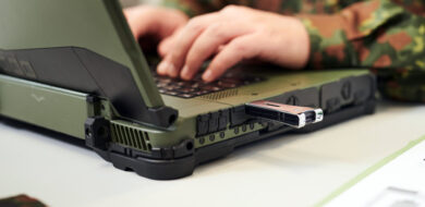 SINA Workstation H R