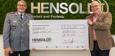 Spendenuebergabe Lachenhelfen w