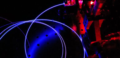 Testaufbau eines Hochleistungs Thulium Faserlasers für optronische Gegenmaßnahmen am Fraunhofer IOSB wb