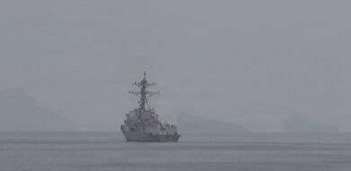 Noch kein Ende des Irankriegs in Sicht: Ein amerikanischer Zerstörer am 11. April in der Straße von Hormus.