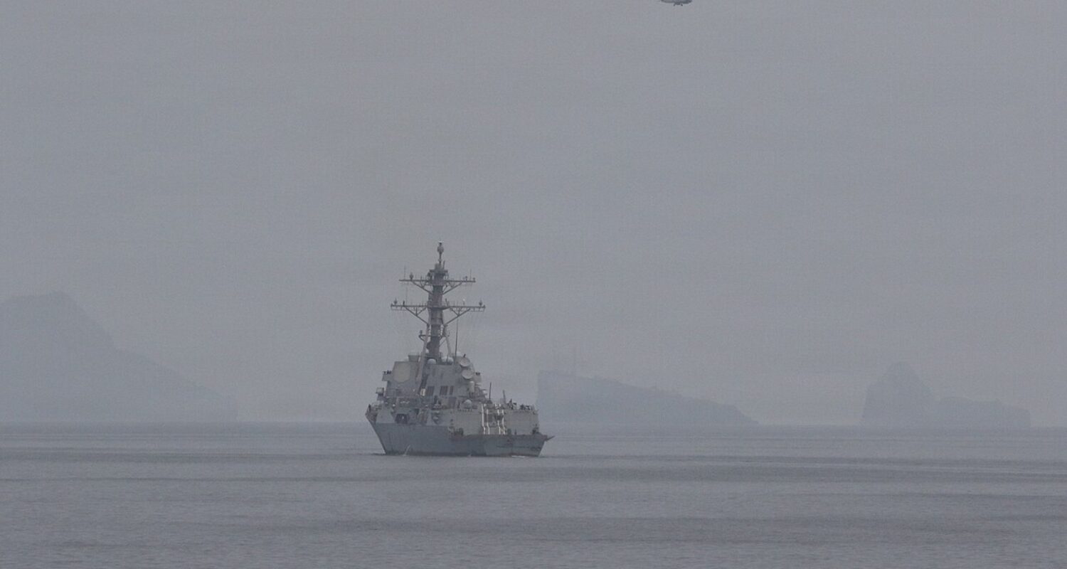 Noch kein Ende des Irankriegs in Sicht: Ein amerikanischer Zerstörer am 11. April in der Straße von Hormus.