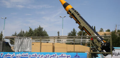 Spekuliert wird, dass bei dem angeblichen Angriff auf Diego Garcia modifizierte Mittelstreckenraketen des Typs Chorramschahr-4 - hier bei der offiziellen Vorstellung 2023 - zum Einsatz kamen.