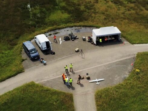 Mitarbeiter bei der Nachweisführung auf dem Erprobungsgelände Feilenmoos. (Foto © WTD 61)