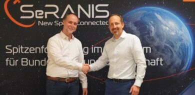 Vertragsunterzeichnung LuxSpace