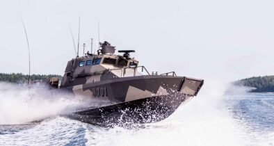 Das Mehrzweckkampfbooten des Typs Watercat M18 ist für hohe Operationsgeschwindigkeit in Küstengewässern und im küstennahen Raum ausgelegt. (© MarineAluTech)