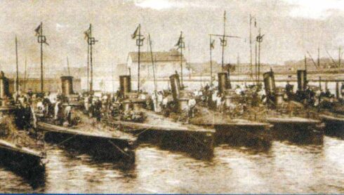  Minensuchdivision im Neuen Hafen um1912. (Quelle: Stadtarchiv Cuxhaven)